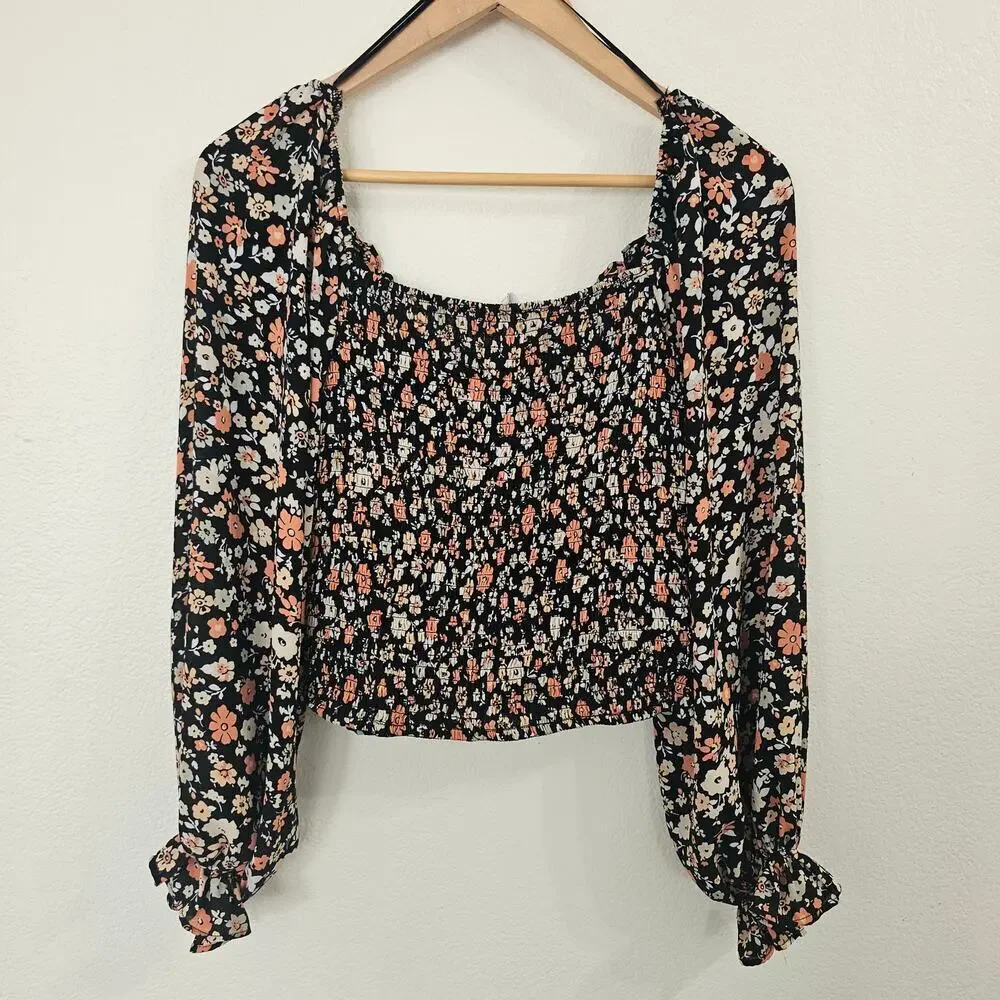 ASTR THE LABEL Floral Crop Top in Black-Rust Multi Size L